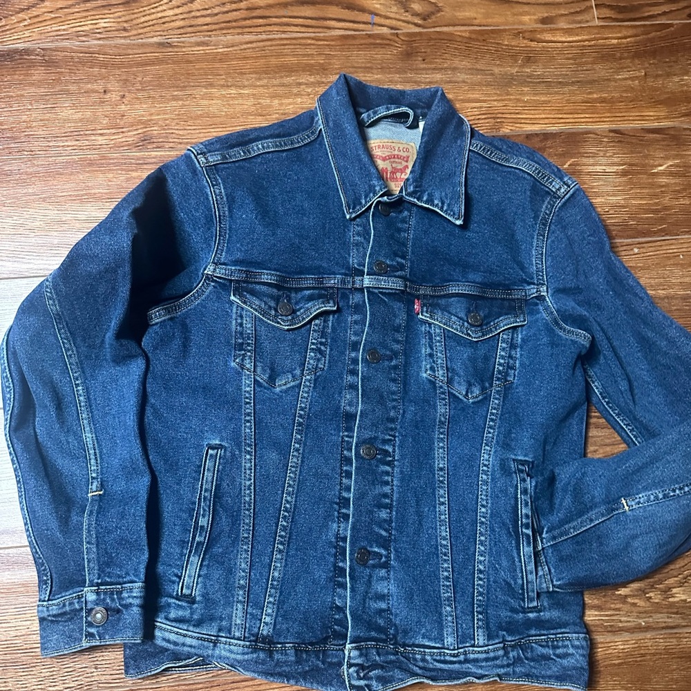 Levi’s Men's Blue Denim Jacket - Classic Trucker Style Sz. S ONLY ONCE WORN